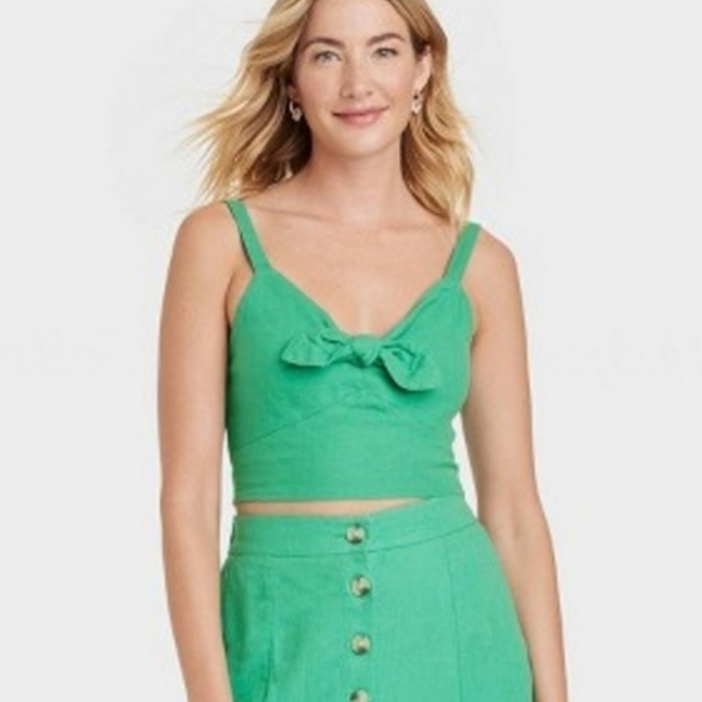 ❤️10/$10 New cute crop green tank